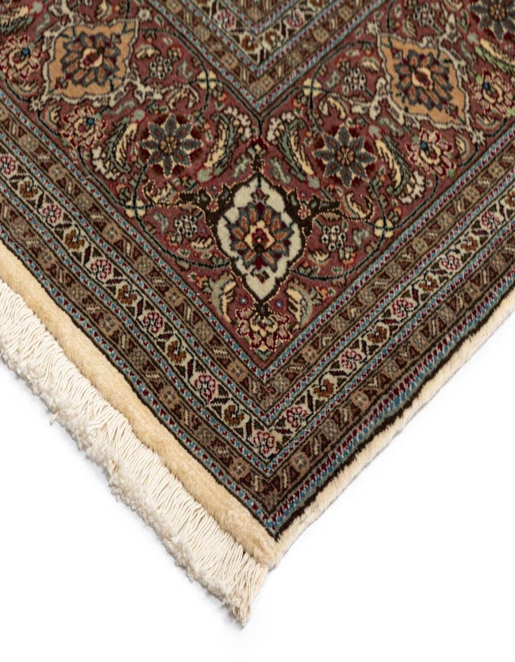 Detail image of  6' 9 x 9' 11 Tabriz Mahi Rug