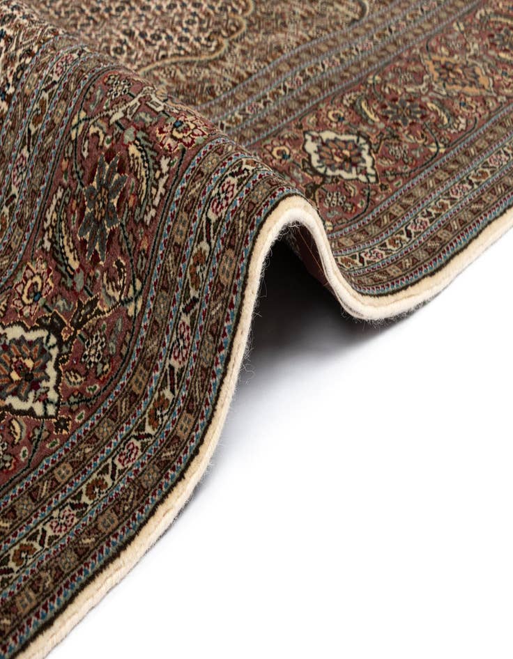 Detail image of  6' 9 x 9' 11 Tabriz Mahi Rug
