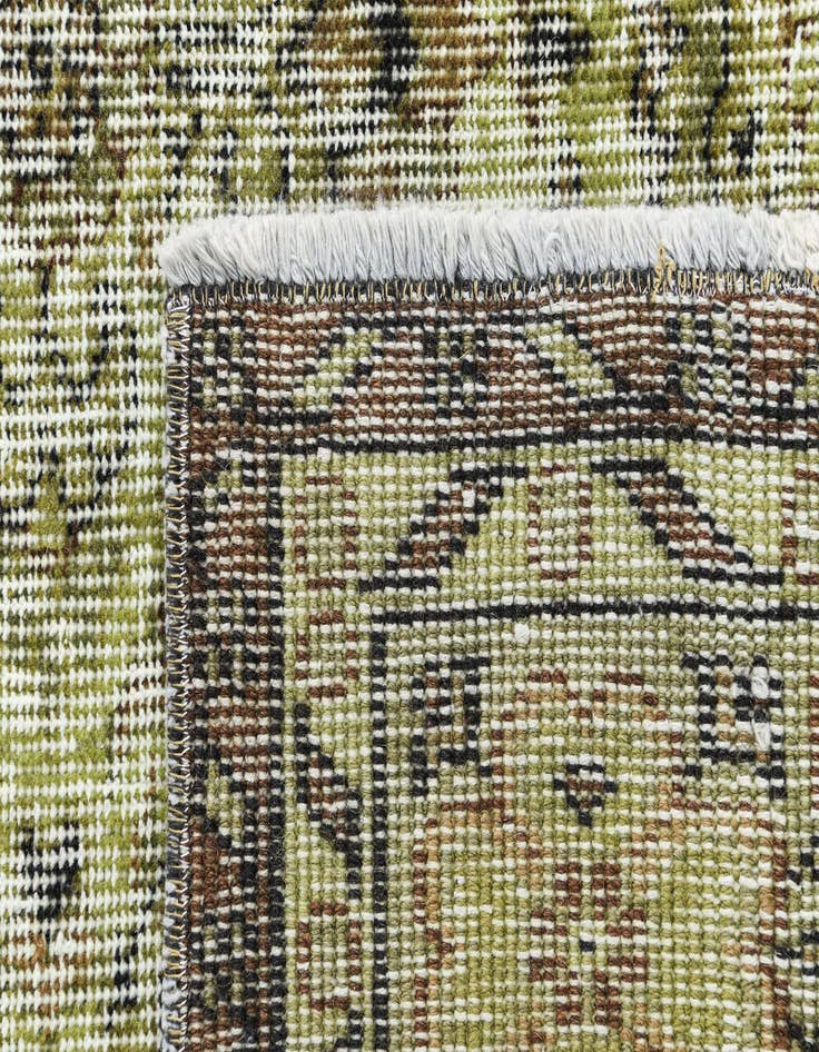 Detail image of  6' 11 x 9' 10 Ultra Vintage Wool Rug
