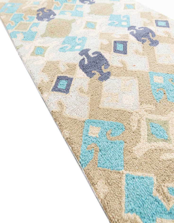Detail image of  2' 7 x 8' 2 Luna Runner Rug