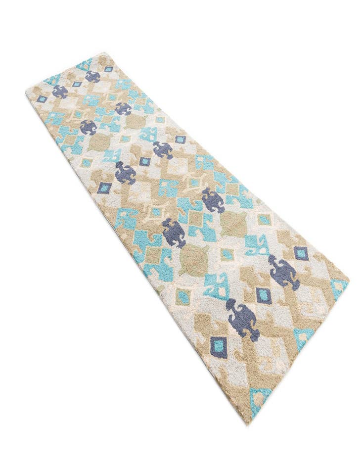 Detail image of  2' 7 x 8' 2 Luna Runner Rug