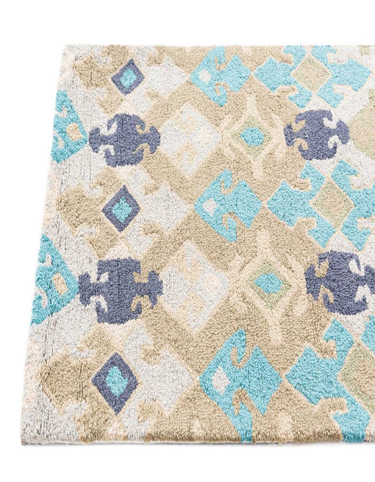 Detail image of  2' 7 x 8' 2 Luna Runner Rug