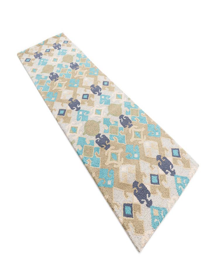 Detail image of  2' 7 x 8' 2 Luna Runner Rug