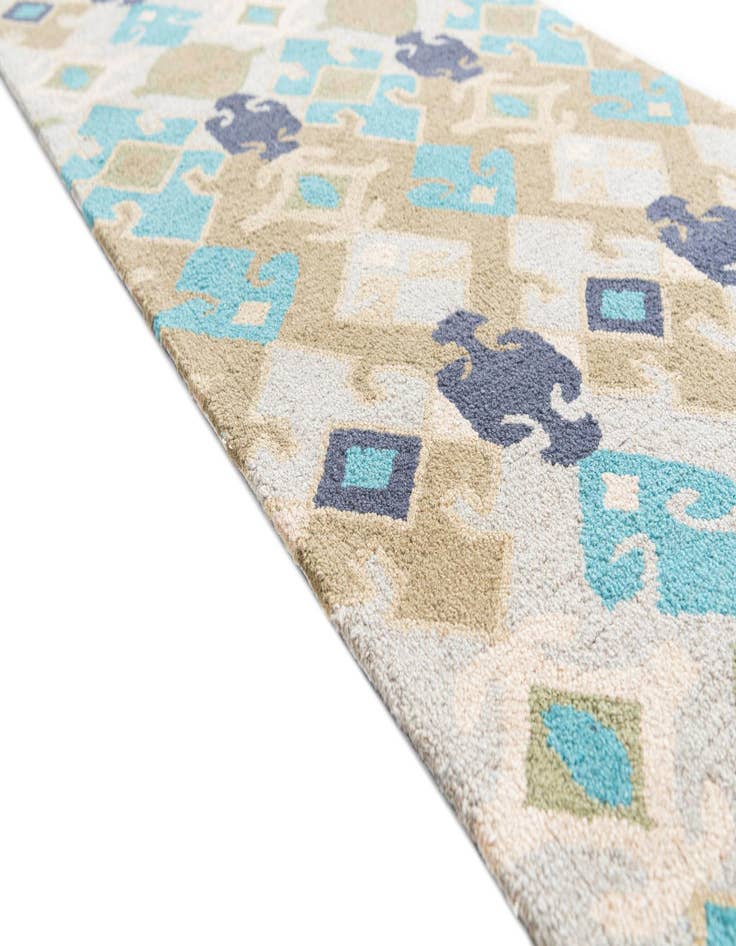 Detail image of  2' 7 x 8' 2 Luna Runner Rug