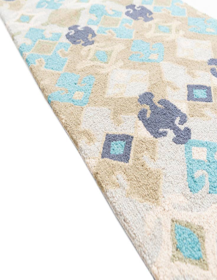 Detail image of  2' 7 x 8' Luna Runner Rug
