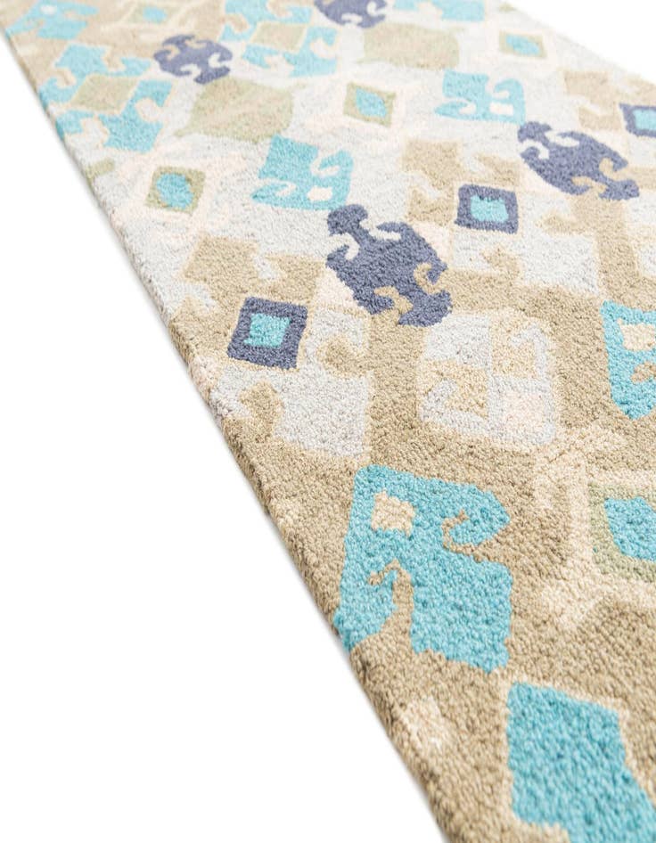 Detail image of  2' 7 x 8' 2 Luna Runner Rug