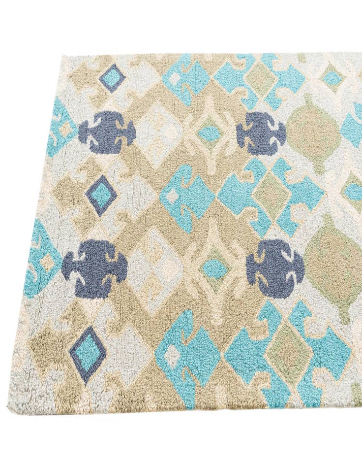 Detail image of  2' 7 x 8' 2 Luna Runner Rug