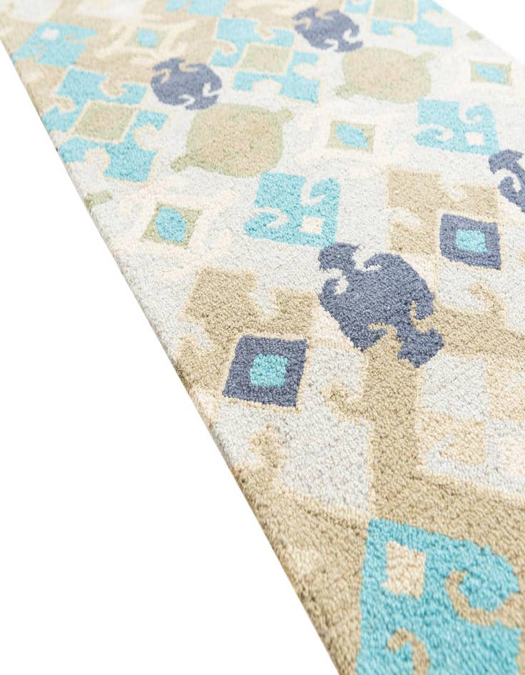 Detail image of  2' 7 x 8' 2 Luna Runner Rug