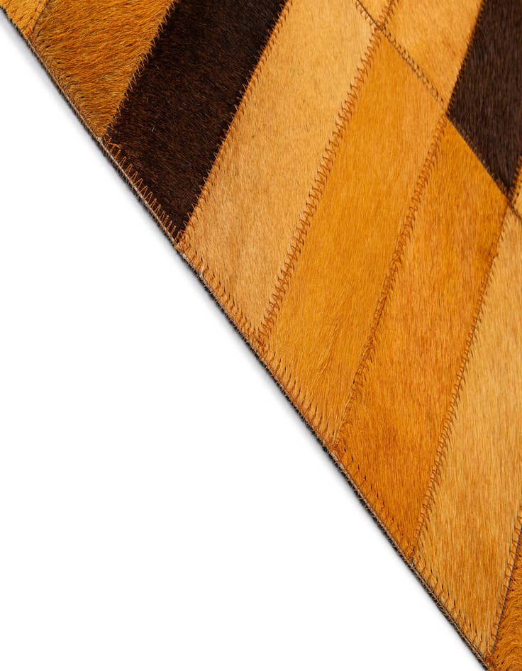 Detail image of  8' x 10' Cowhide - Patchwork Rug