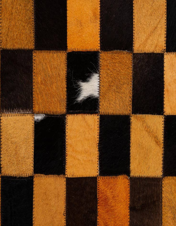 Detail image of  5' 2 x 8' Cowhide - Patchwork Rug