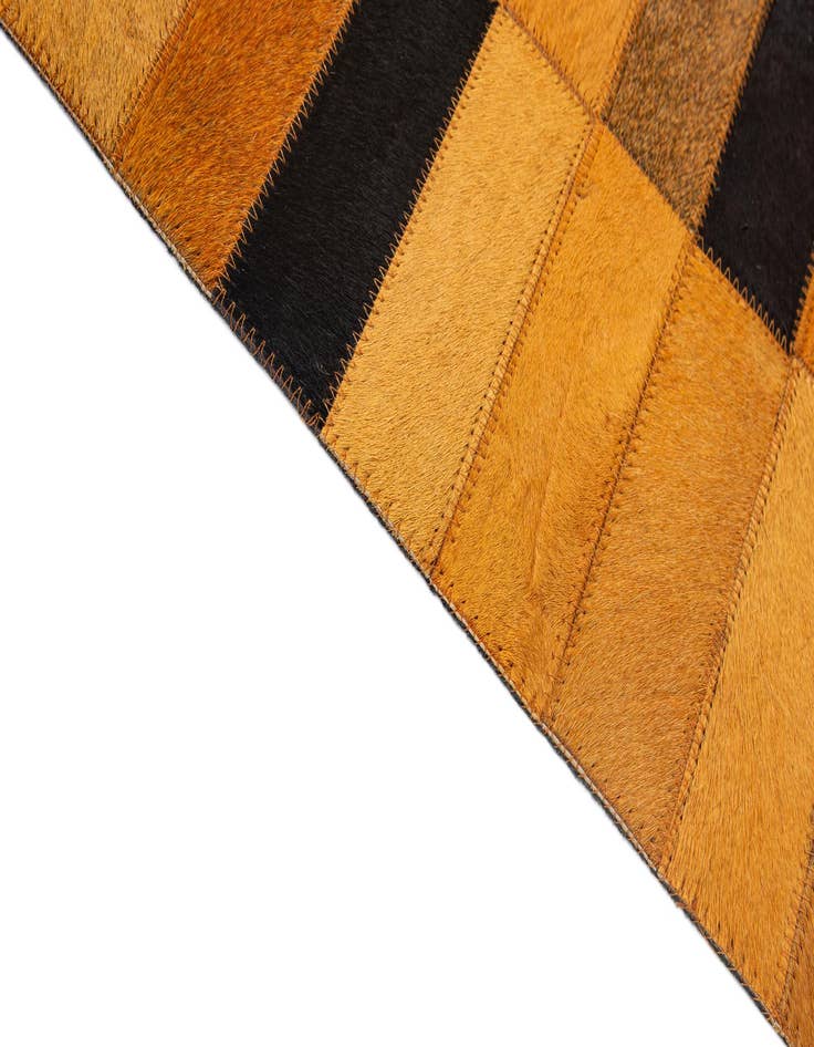 Detail image of  5' x 8' Cowhide - Patchwork Rug