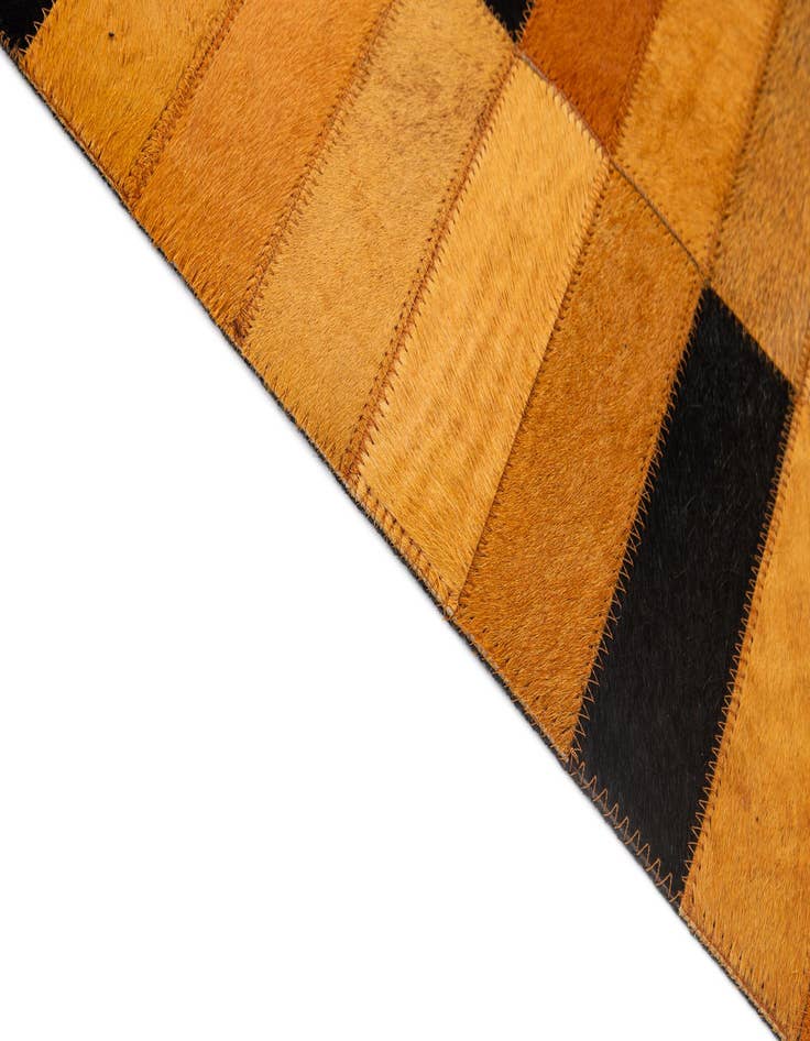 Detail image of  5' x 7' 11 Cowhide - Patchwork Rug