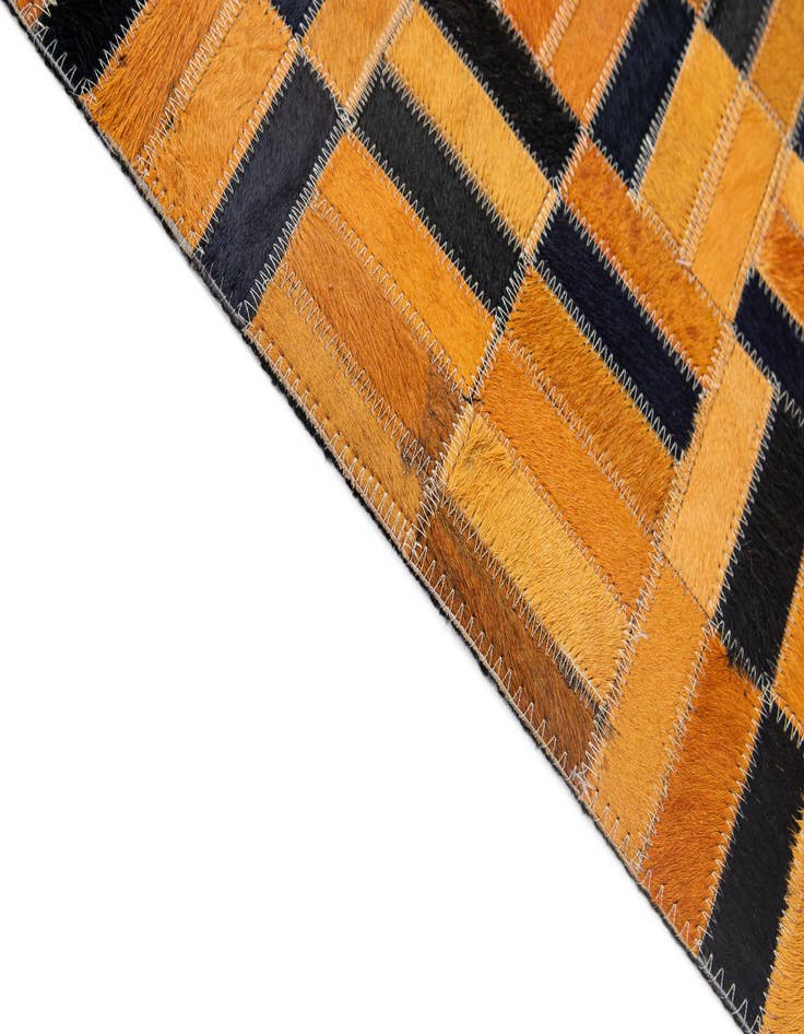 Detail image of  5' x 7' 11 Cowhide - Patchwork Rug