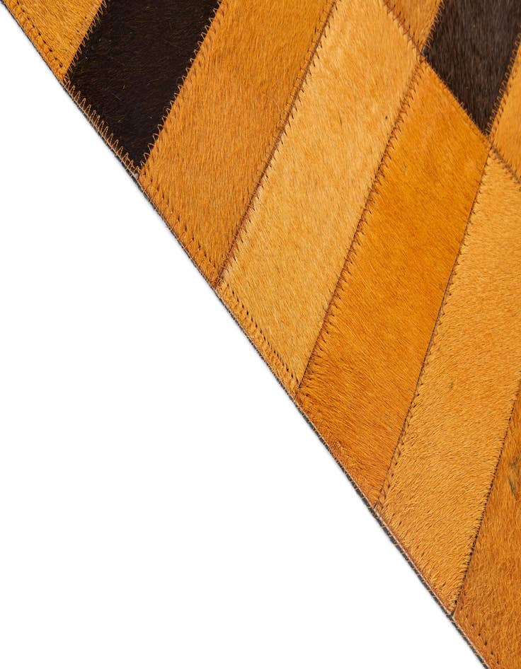Detail image of  5' 1 x 8' Cowhide - Patchwork Rug