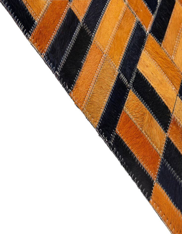 Detail image of  5' x 7' 11 Cowhide - Patchwork Rug