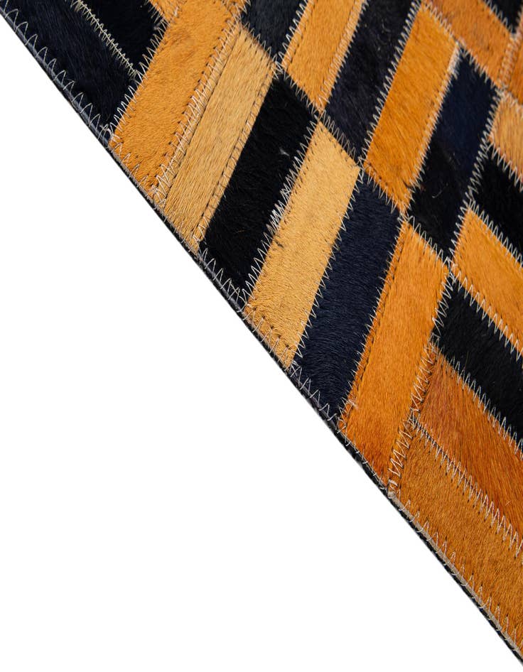 Detail image of  5' 1 x 8' Cowhide - Patchwork Rug