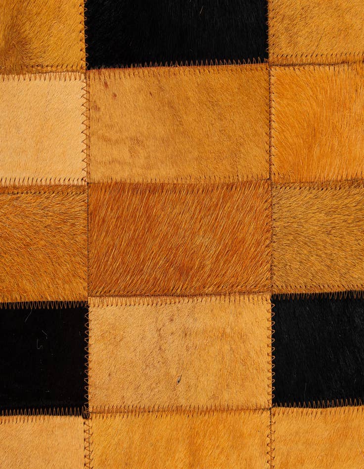 Detail image of  4' 11 x 8' Cowhide - Patchwork Rug