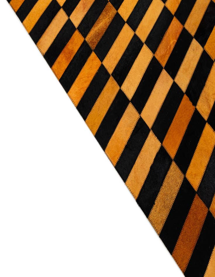 Detail image of  4' 11 x 8' Cowhide - Patchwork Rug