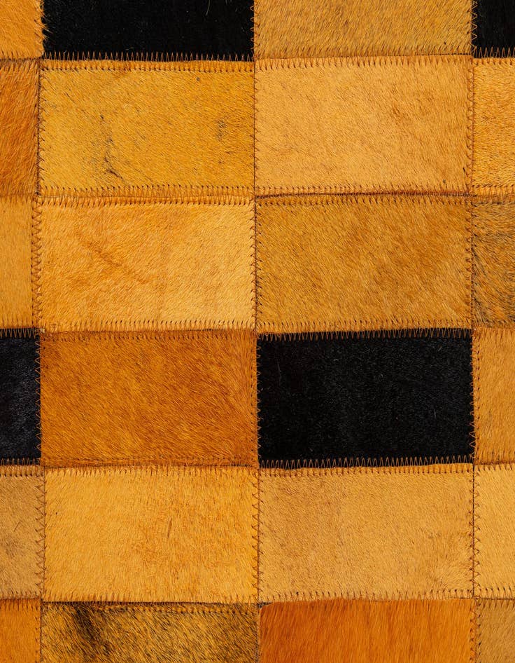 Detail image of  4' 11 x 8' Cowhide - Patchwork Rug