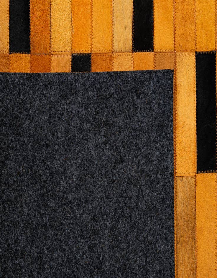 Detail image of  4' 11 x 8' Cowhide - Patchwork Rug