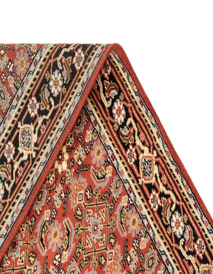 Detail image of  4' x 6'  Hand Knotted Farahan Wool Rug