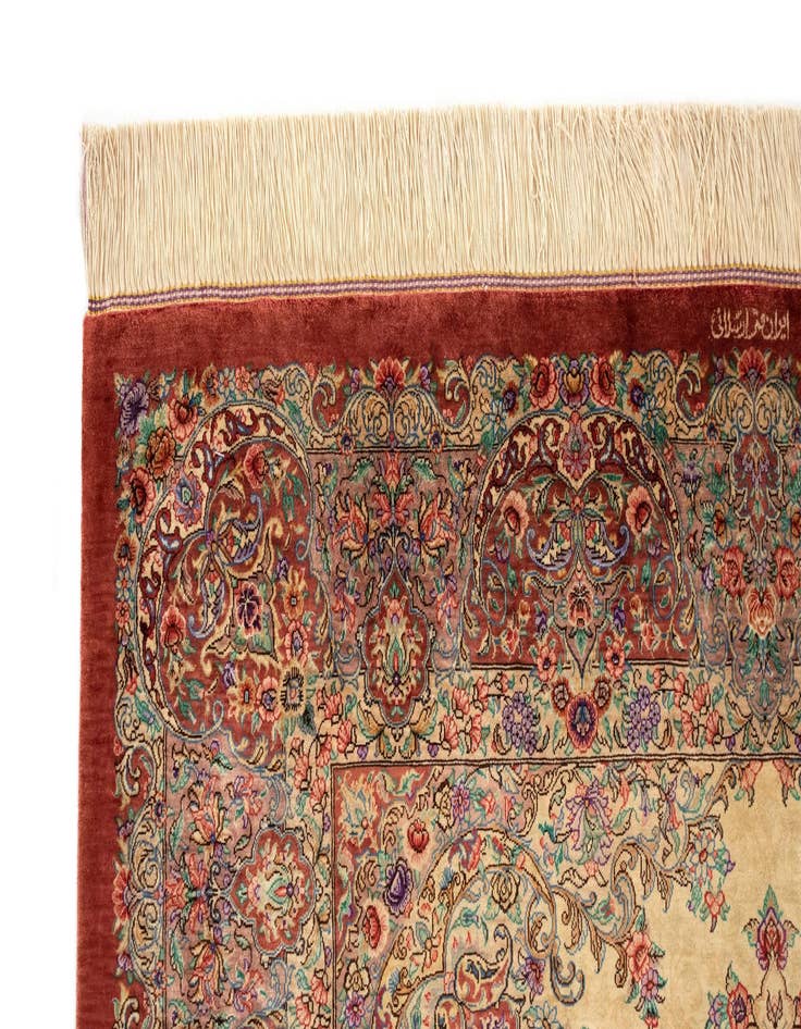 Detail image of  4' 4 x 6' 6 Ghom Silk Rug