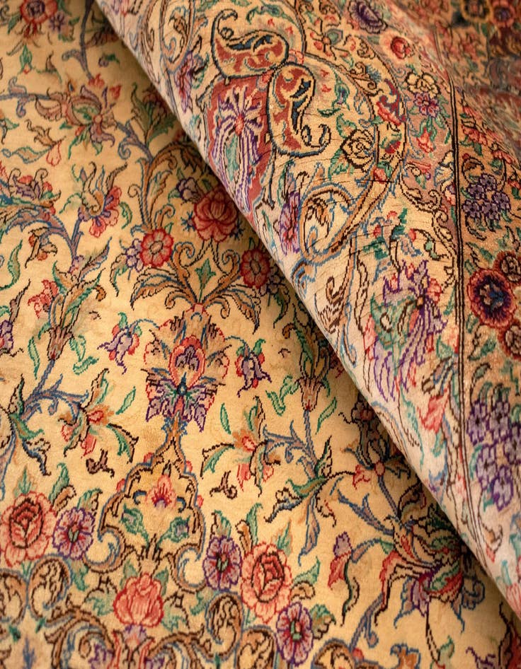 Detail image of  4' 4 x 6' 6 Ghom Silk Rug