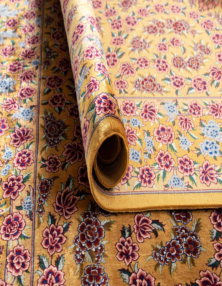 Detail image of  4' 7 x 6' 6 Ghom Silk Rug