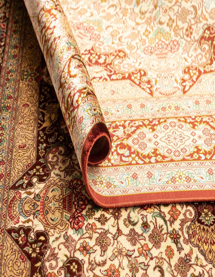 Detail image of  3' 3 x 5' 2 Ghom Silk Rug