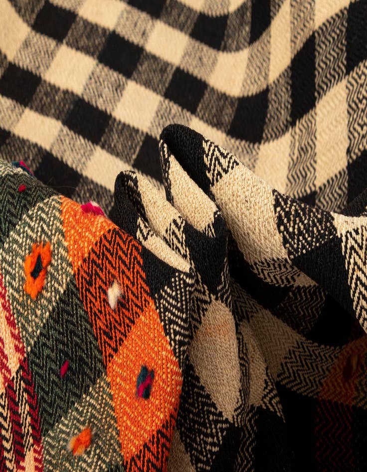 Detail image of  4' 11 x 7' Jajim Wool Rug