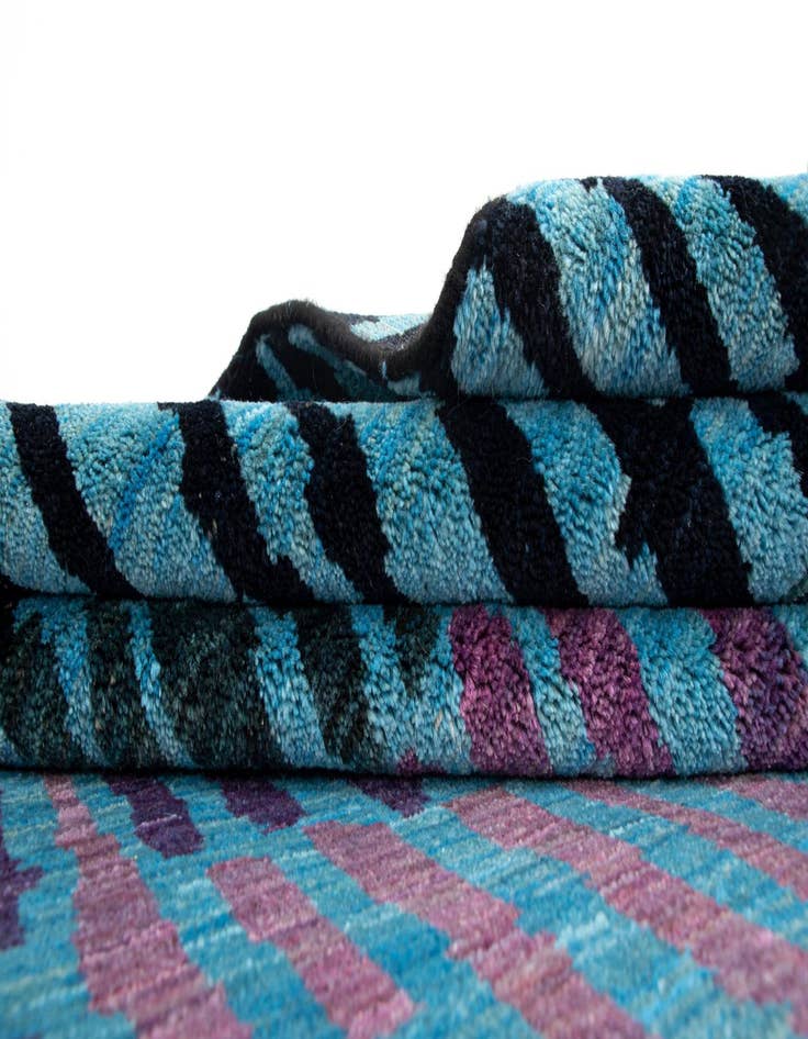 Detail image of  8' 2 x 9' 7 Kashkuli Wool Rug