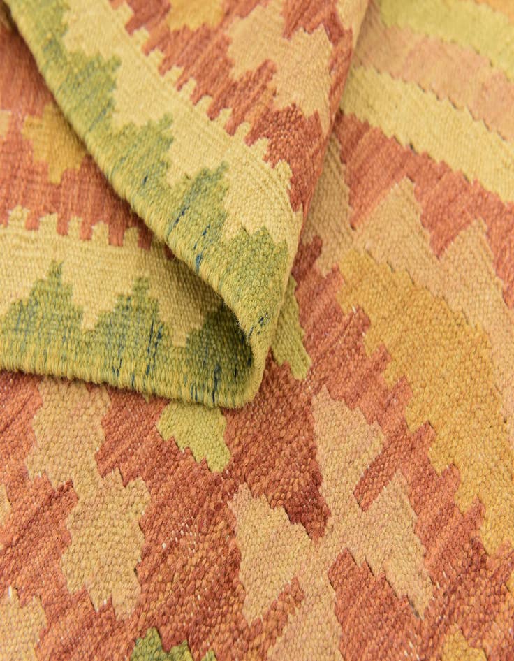 Detail image of  3' 4 x 4' 10  Hand Woven Kilim Waziri Wool Rug