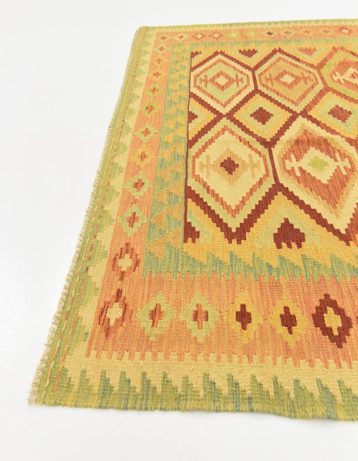 Detail image of  4' 9 x 6' 6  Hand Woven Kilim Waziri Wool Rug