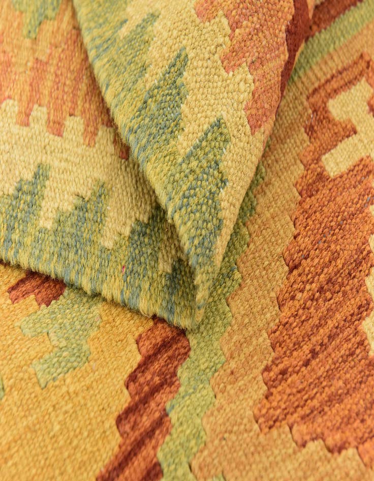 Detail image of  4' 9 x 6' 6  Hand Woven Kilim Waziri Wool Rug