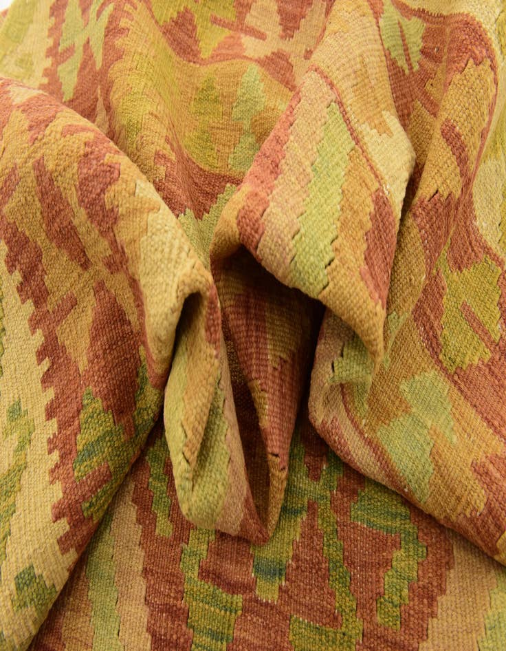 Detail image of  4' 10 x 6' 7  Hand Woven Kilim Waziri Wool Rug