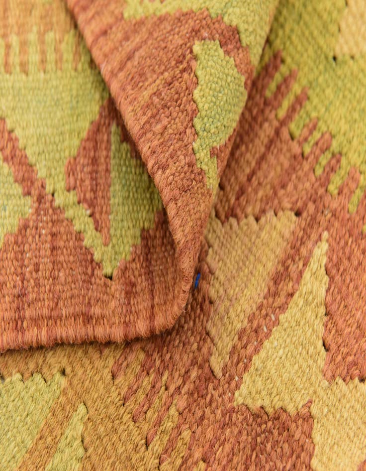 Detail image of  4' 10 x 6' 9  Hand Woven Kilim Waziri Wool Rug