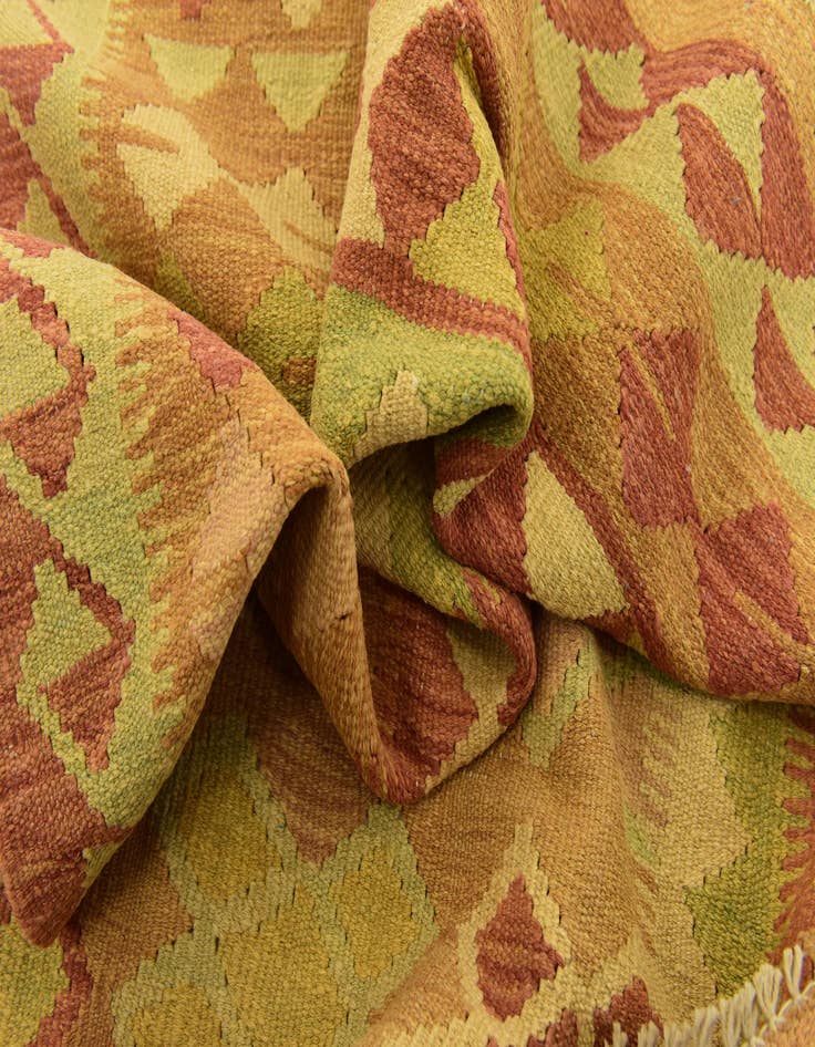 Detail image of  4' 10 x 6' 9  Hand Woven Kilim Waziri Wool Rug