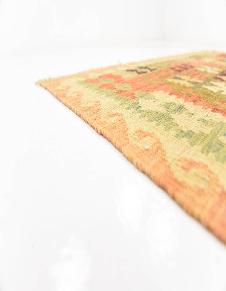 Detail image of  4' 5 x 6' 5  Hand Woven Kilim Waziri Wool Rug