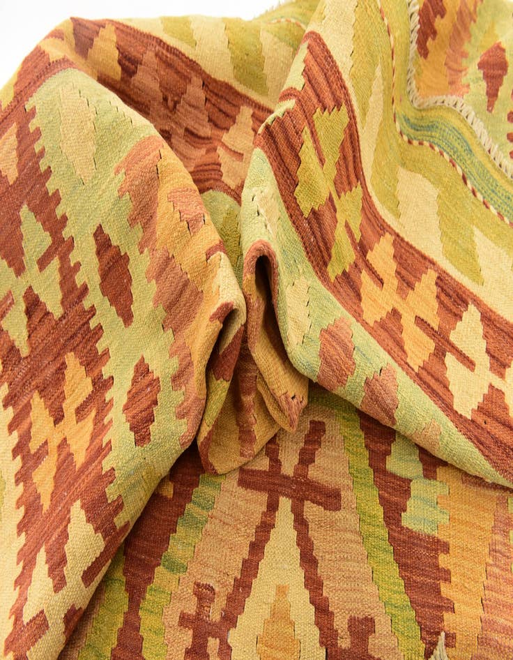 Detail image of  4' 9 x 6' 5  Hand Woven Kilim Waziri Wool Rug