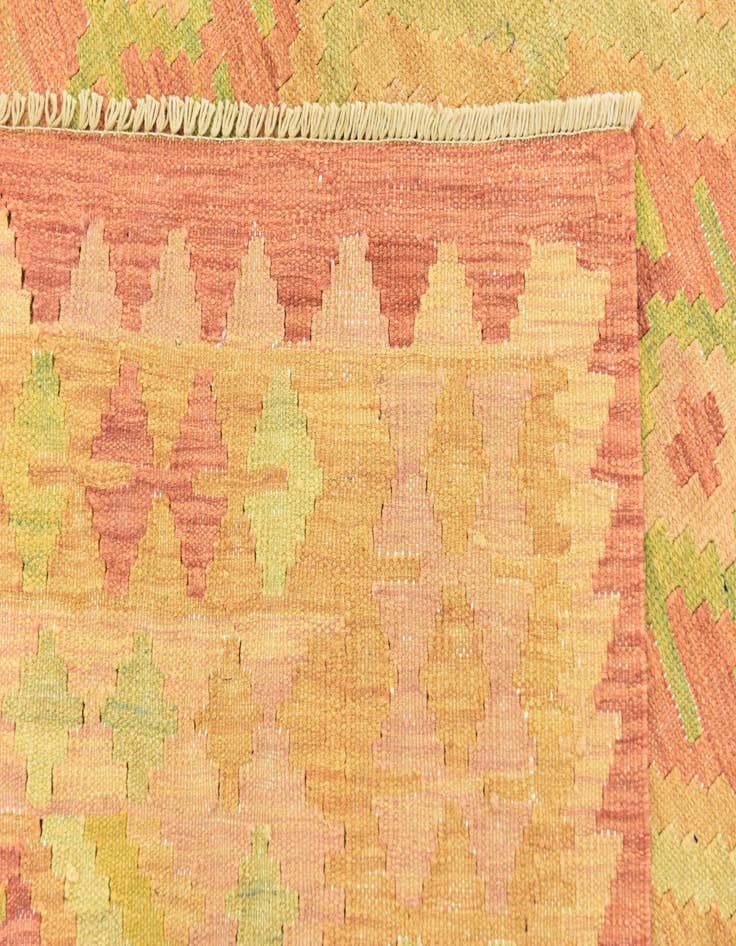Detail image of  4' 9 x 6' 5  Hand Woven Kilim Waziri Wool Rug
