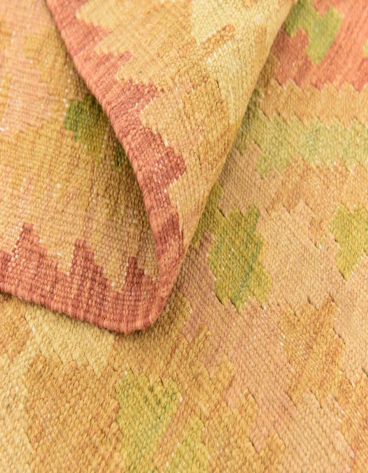 Detail image of  4' 9 x 6' 5  Hand Woven Kilim Waziri Wool Rug