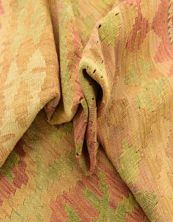 Detail image of  4' 9 x 6' 5  Hand Woven Kilim Waziri Wool Rug