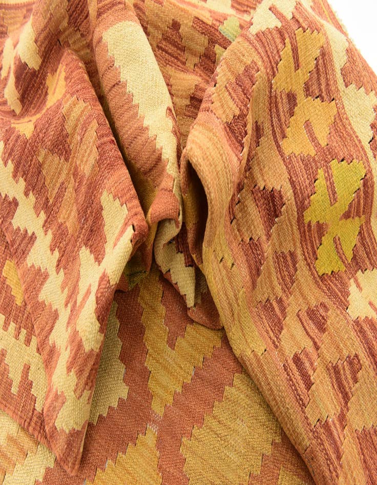 Detail image of  4' 7 x 6' 7  Hand Woven Kilim Waziri Wool Rug