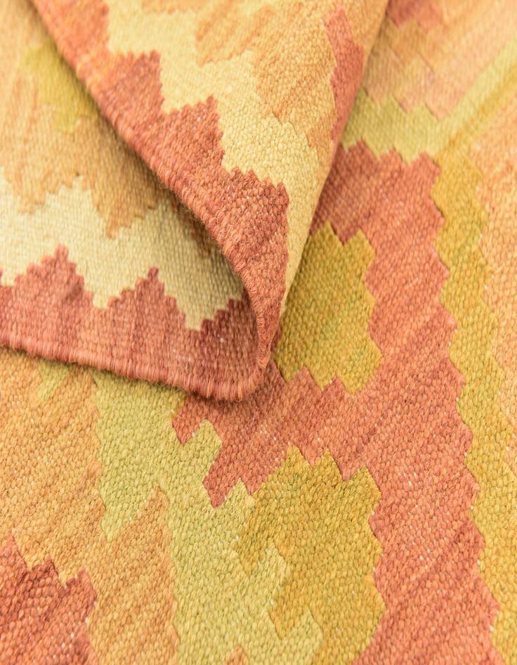 Detail image of  4' 10 x 6' 7  Hand Woven Kilim Waziri Wool Rug