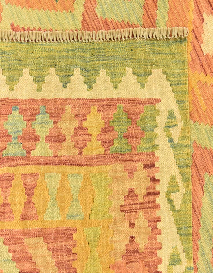 Detail image of  4' 10 x 6' 6  Hand Woven Kilim Waziri Wool Rug