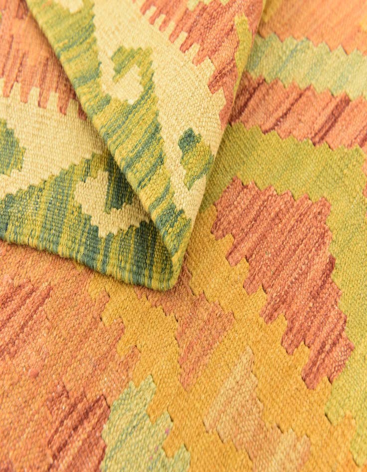 Detail image of  4' 10 x 6' 6  Hand Woven Kilim Waziri Wool Rug