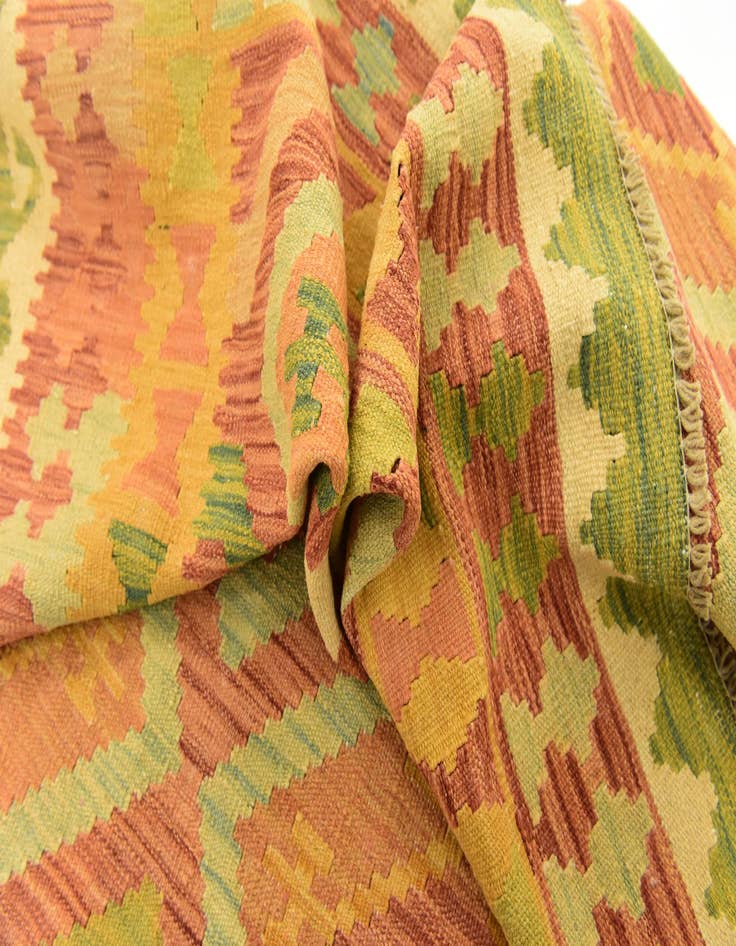 Detail image of  4' 10 x 6' 6  Hand Woven Kilim Waziri Wool Rug