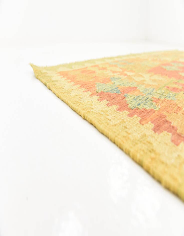 Detail image of  4' 9 x 6' 7  Hand Woven Kilim Waziri Wool Rug