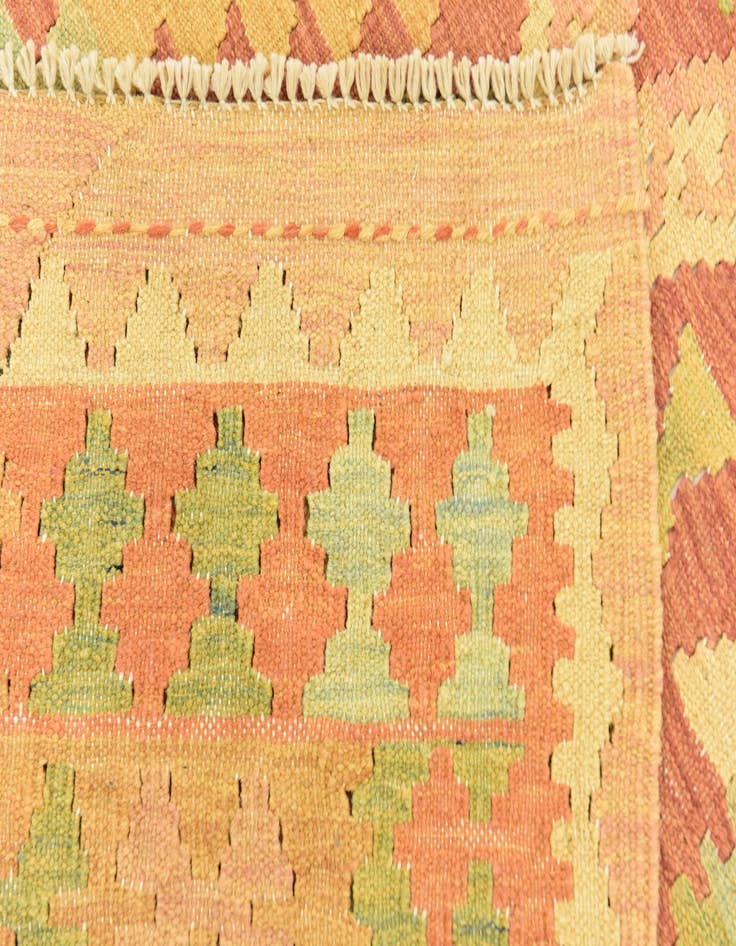 Detail image of  4' 9 x 6' 7  Hand Woven Kilim Waziri Wool Rug