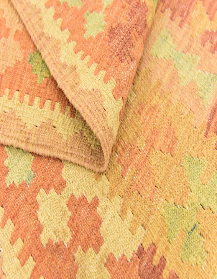 Detail image of  4' 9 x 6' 7  Hand Woven Kilim Waziri Wool Rug